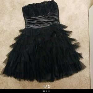 Windsor Black Strapless Ruffled Tulle Prom Dress